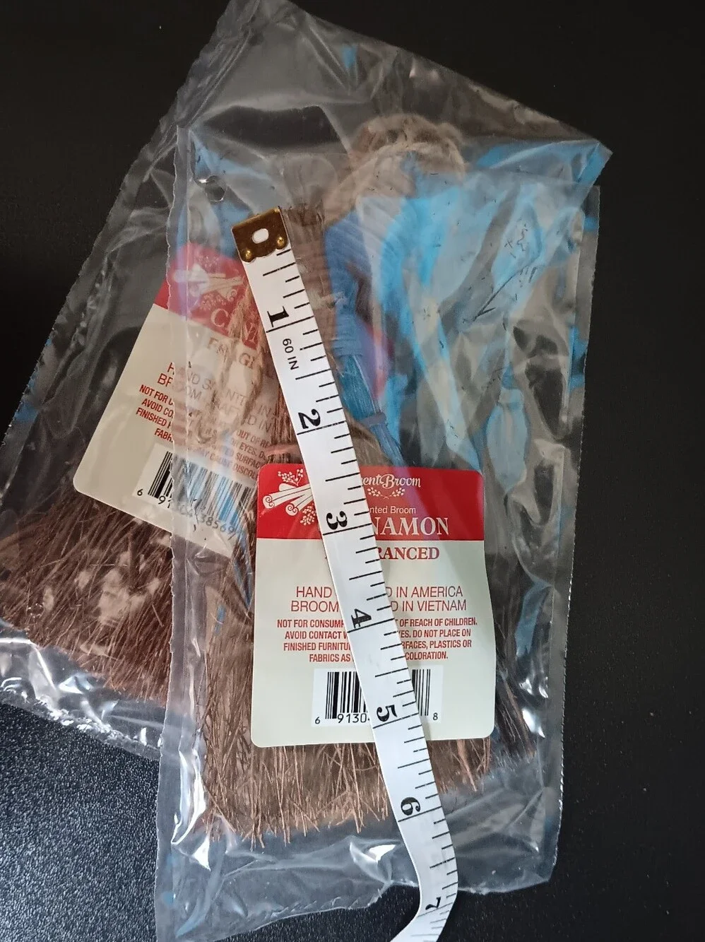 2 Cinnamon-Scented Decorative Broom - Natural Brown